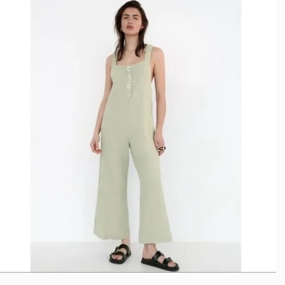 Zara Pants - Zara soft pale green wide leg  jumpsuit small